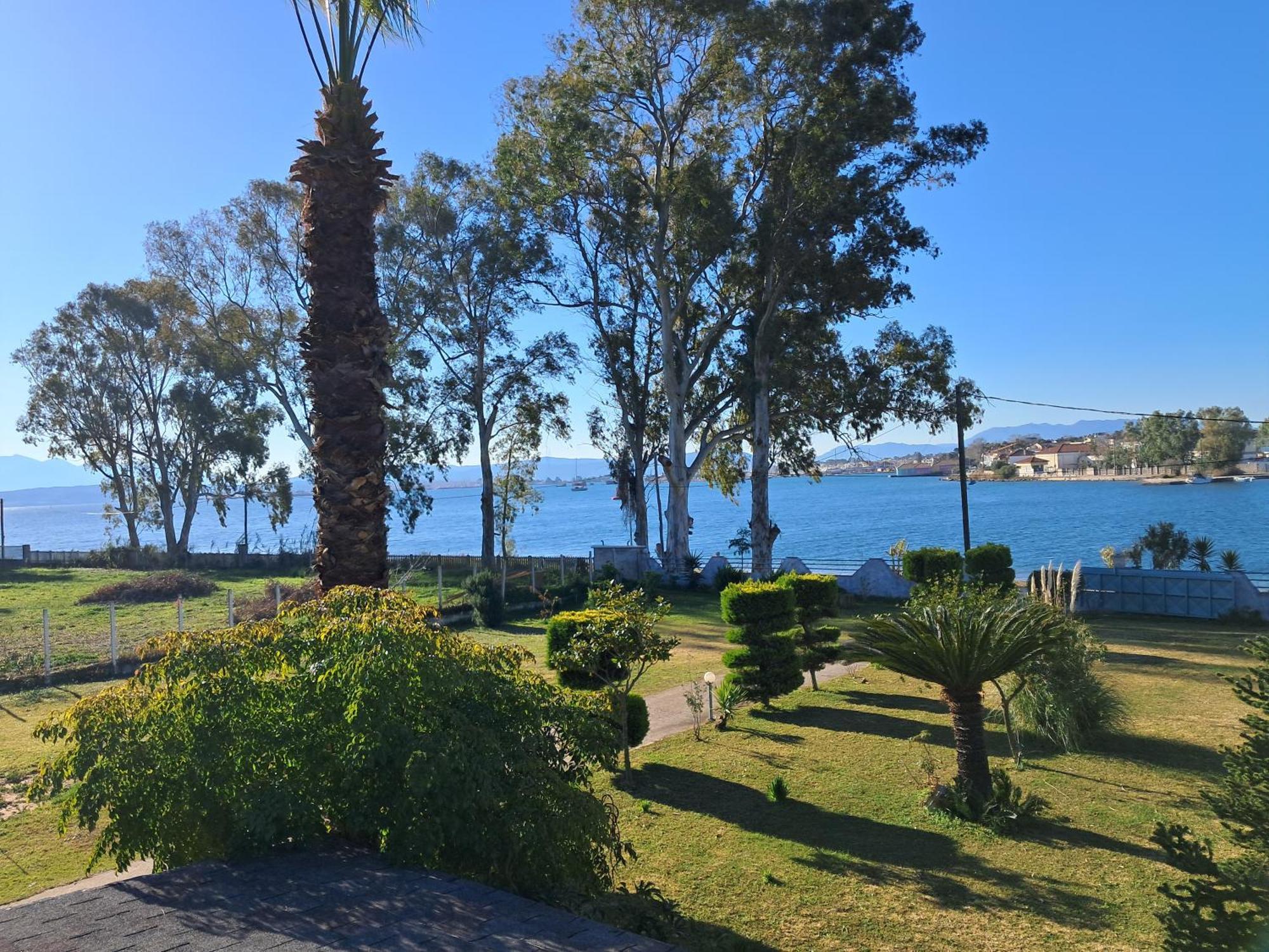 Top Floor On Villa, 3' From Center, By The Sea! Host Is Efi Kwsta Πρέβεζα Εξωτερικό φωτογραφία